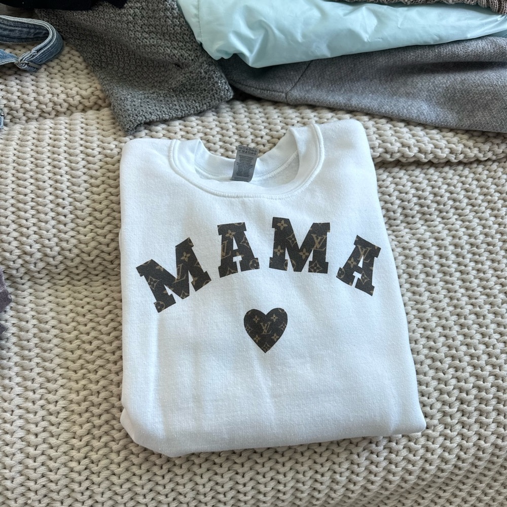 NEW “MAMA” Crewneck